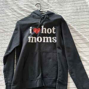 I ❤️ Hot Moms Graphic Hoodie – Black